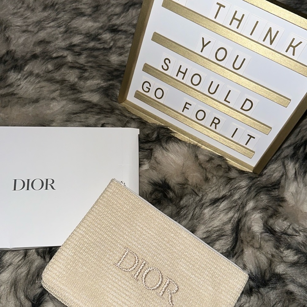Dior Raffia Pouch - Picture 2 of 4